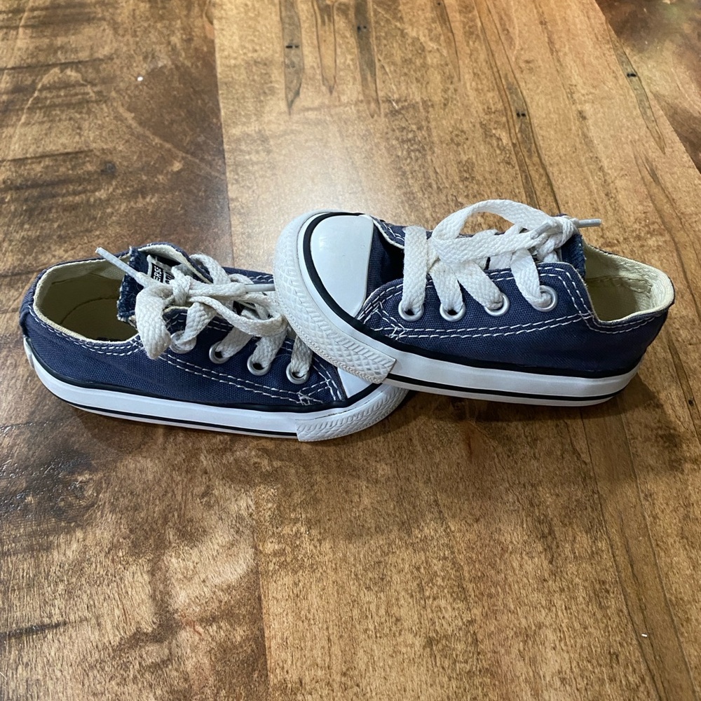 Chuck Taylor All Star Classic Converse Kids Sneakers in Navy Blue - Size 5 - Picture 4 of 7